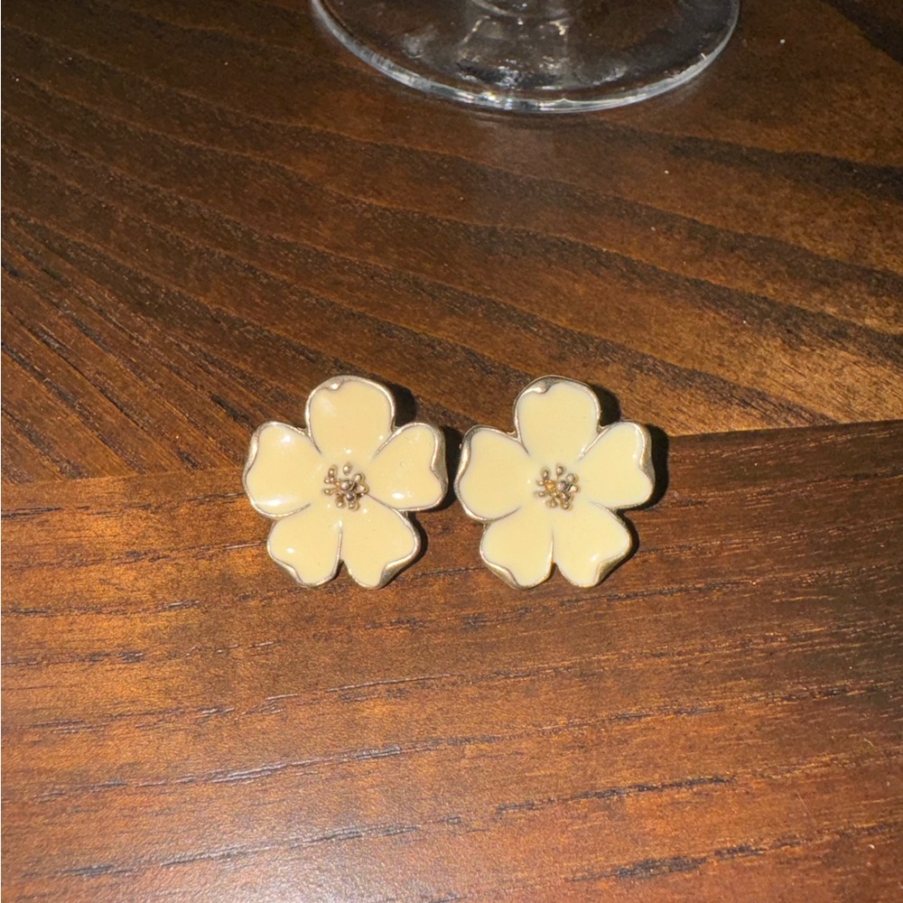 Flower Earring Studs Beige Crème Gold